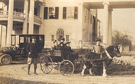 W. H. Muir Family at Lewis Cottage