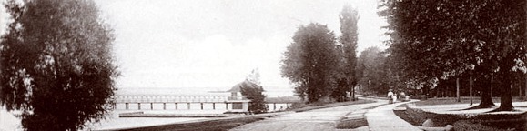 The Grosse Pointe Lake Shore